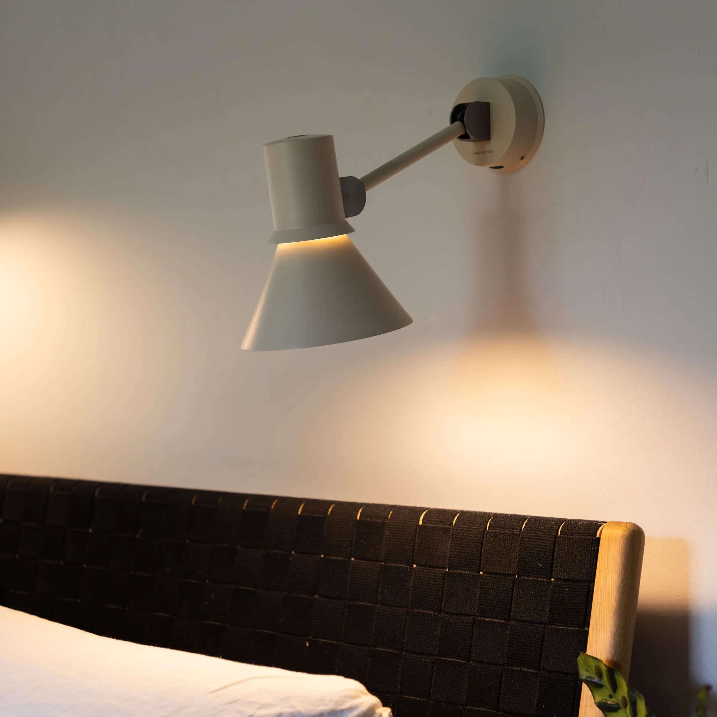 Type 80 W1 Wall Light