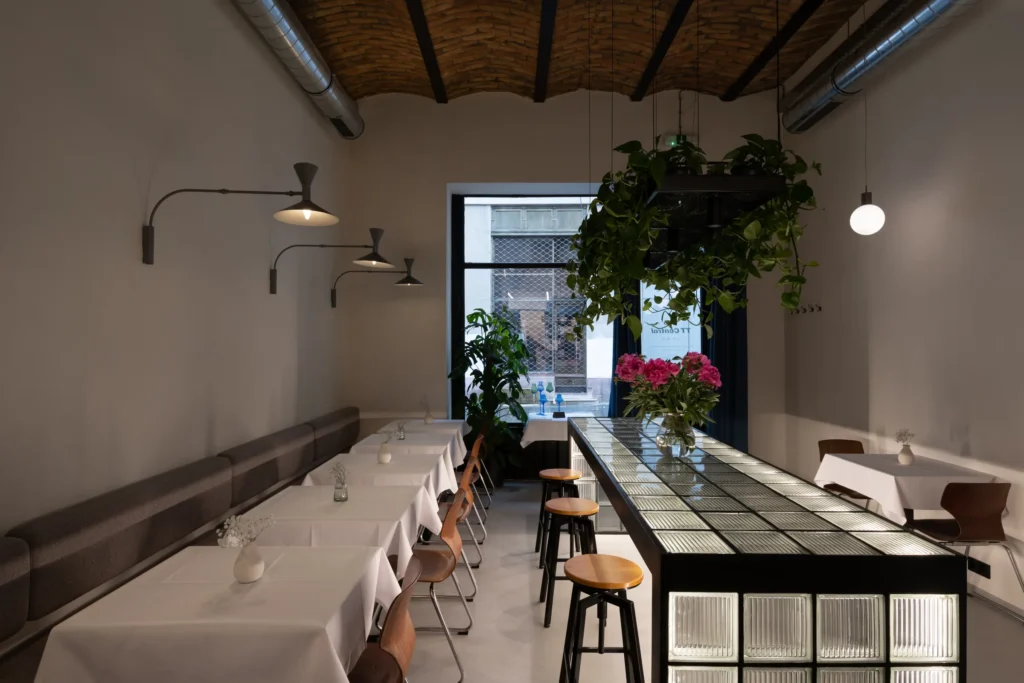 TT Central, Belgrade: the dining room under the brick vault