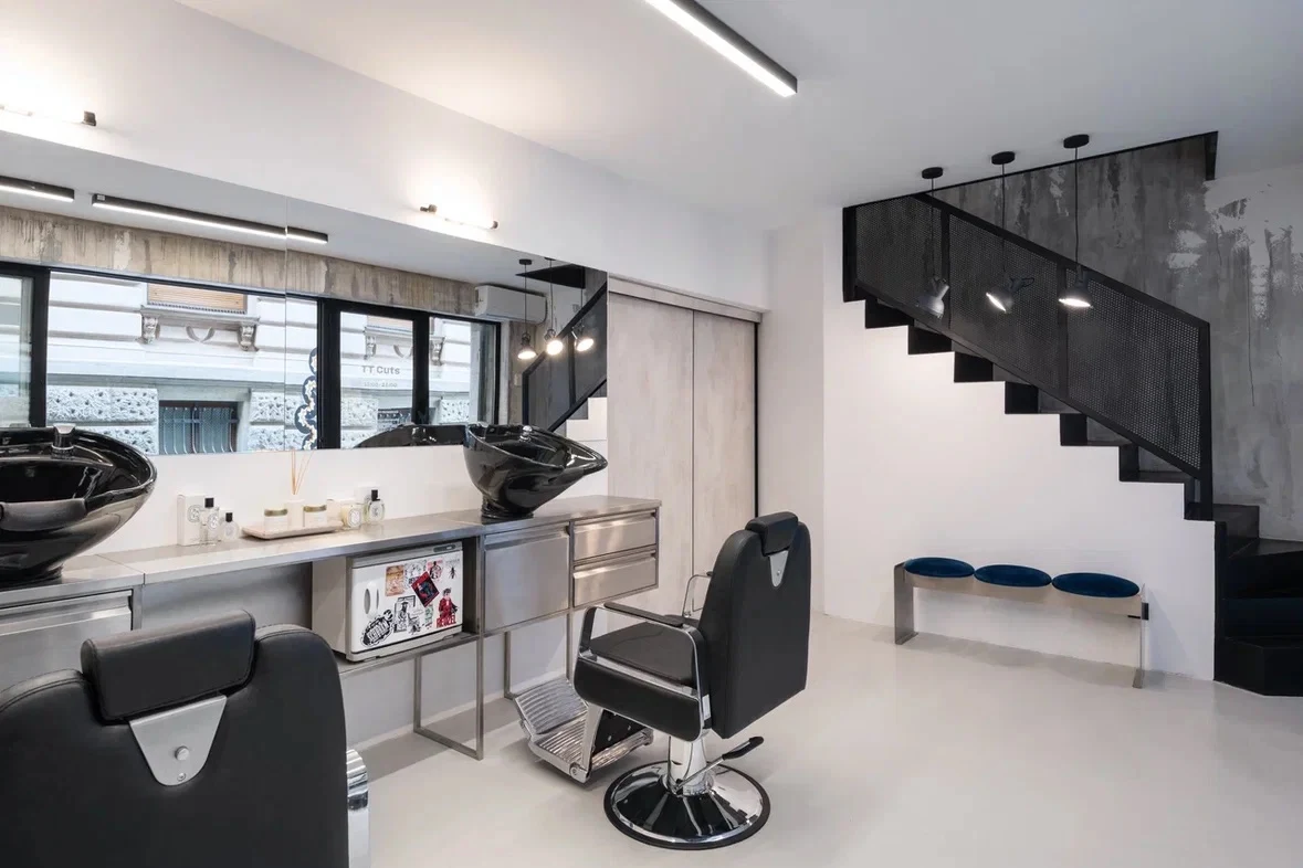 TT Cut, Belgrade: washbasins, chair and staircase